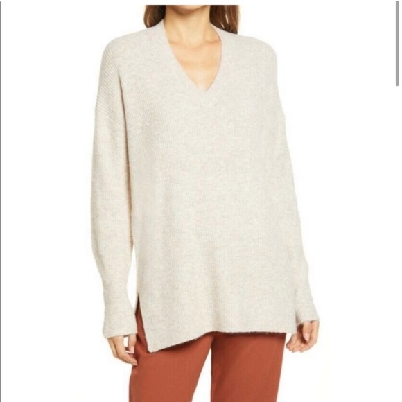 Halogen Sweaters - Halogen soft beige/tan v neck sweater